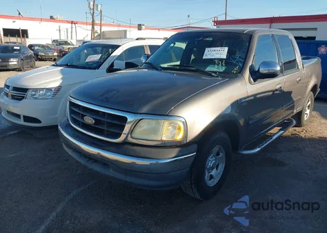 2002 Ford F-150 Lariat/Xlt из США, поврежденный, VIN 1FTRW07672KE40157